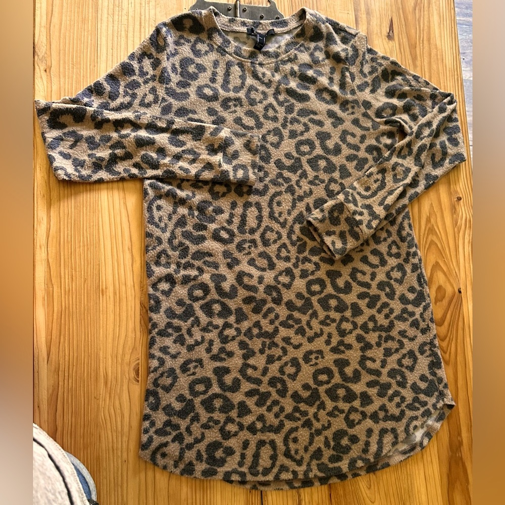 🧡4 items for $15 - Forever 21 tiger print fleece dress Soft & adorable 100